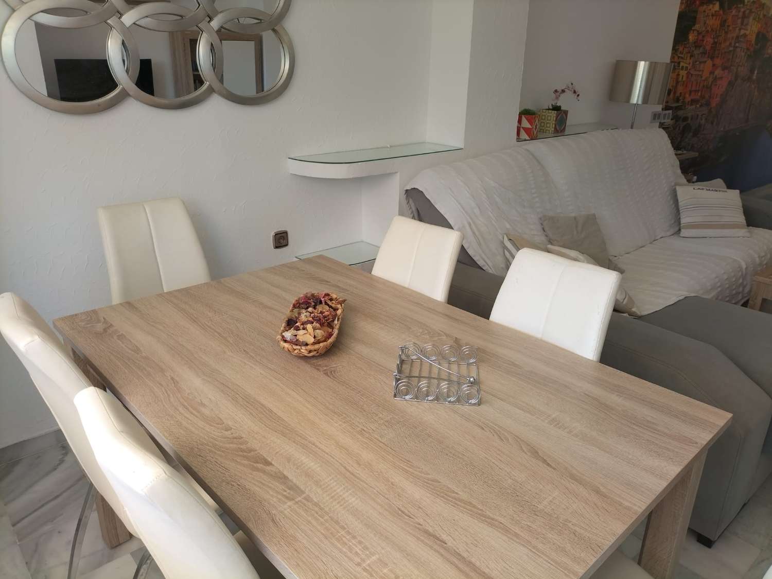 TE HUUR VANAF NU TOT 30-6-26 PRACHTIGE TWEE-EEN-KAP VILLA IN BENALMÁDENA, TORREQUEBRADA.