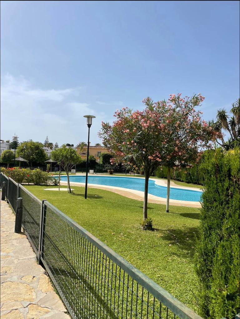 For rent HALF SEASON from now-30/06/2025, beautiful apartment in the area of San Pedro de Alcántara, Marbella.