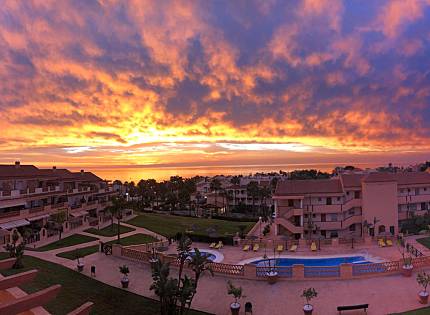 HALF SEASON IS RENTED FROM the 01/11/2025 to 30/04/2026. BEAUTIFUL PENTHOUSE IN MIJAS COSTA WITH SPECTACULAR VIEWS.