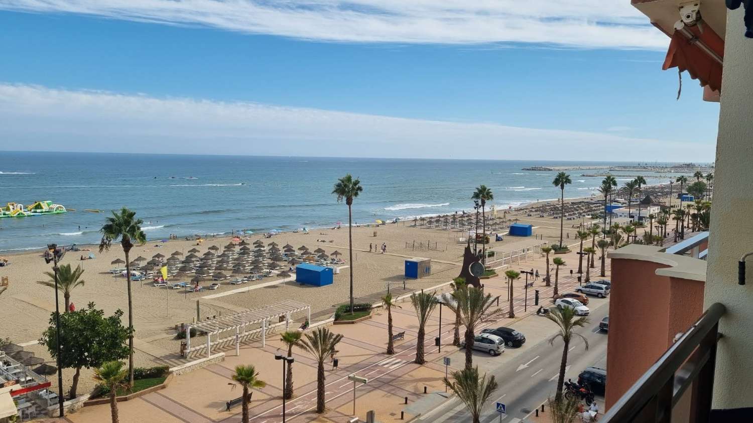 For rent HALF SEASON from 09/09/25 - 20/12/25 and from 8/1/26-30/6/26 beautiful apartment on the 1st line of the beach in Los Boliches (Fuengirola)
