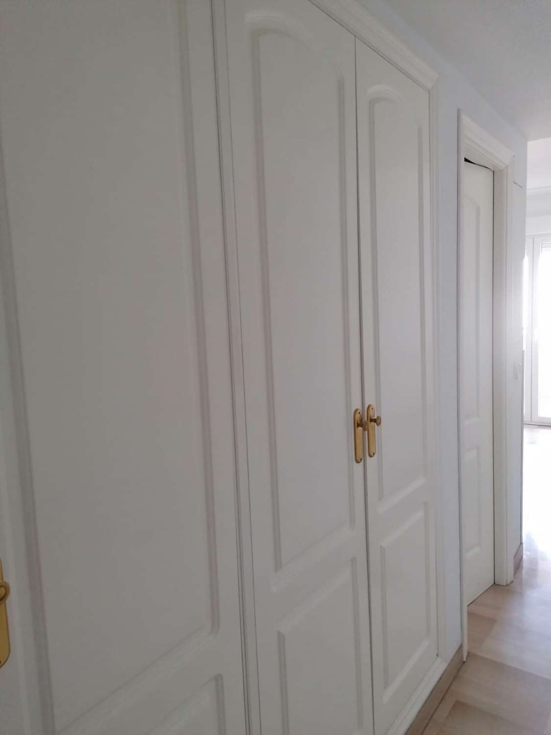 For rent HALF SEASON from 09/09/25 - 20/12/25 and from 8/1/26-30/6/26 beautiful apartment on the 1st line of the beach in Los Boliches (Fuengirola)