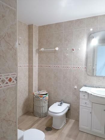 For rent HALF SEASON from 09/09/25 - 20/12/25 and from 8/1/26-30/6/26 beautiful apartment on the 1st line of the beach in Los Boliches (Fuengirola)