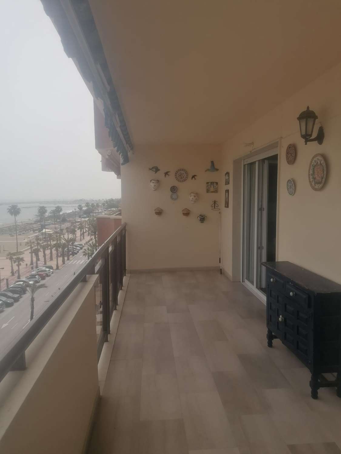 For rent HALF SEASON from 09/09/25 - 20/12/25 and from 8/1/26-30/6/26 beautiful apartment on the 1st line of the beach in Los Boliches (Fuengirola)