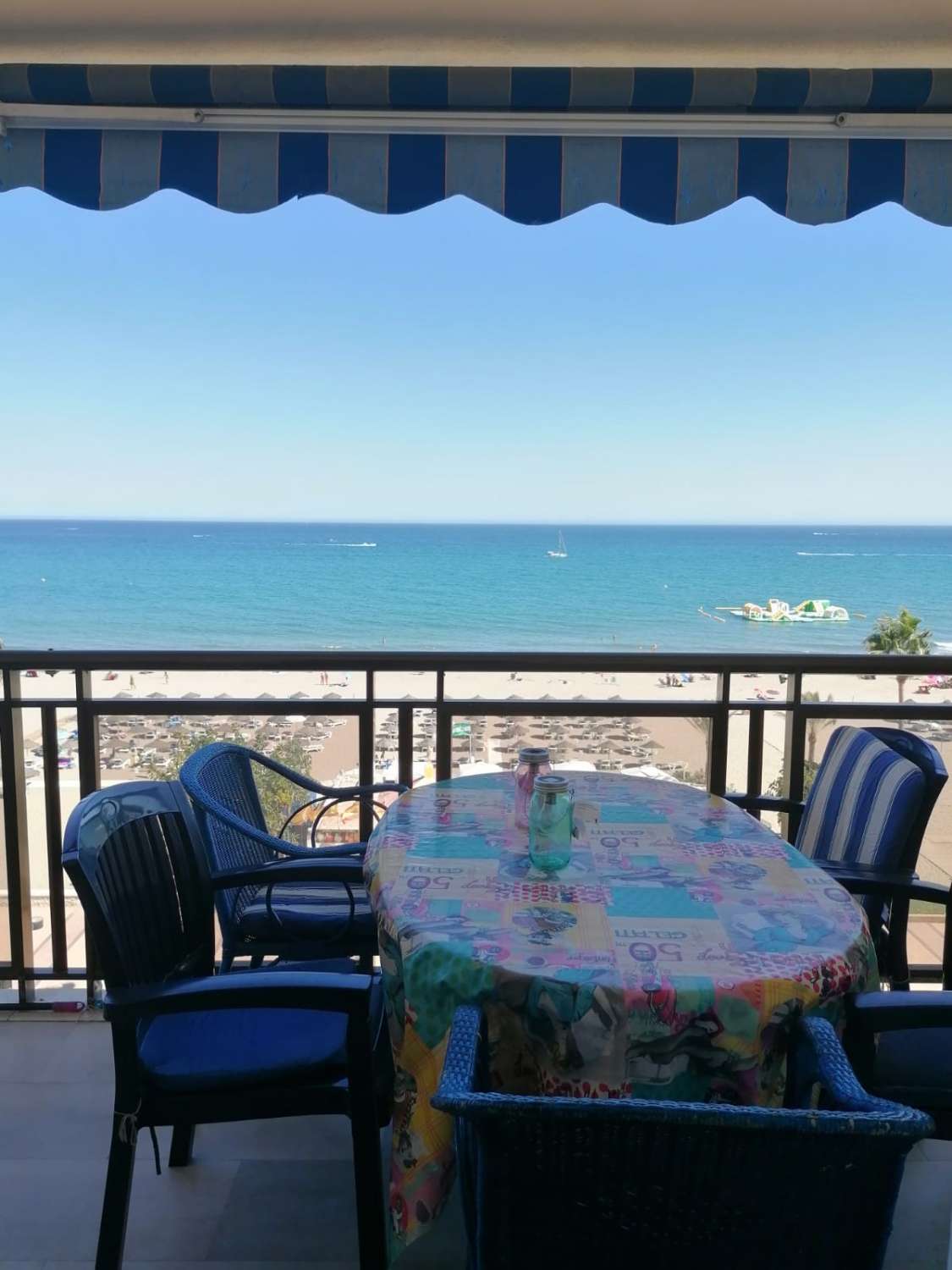 For rent HALF SEASON from 09/09/25 - 20/12/25 and from 8/1/26-30/6/26 beautiful apartment on the 1st line of the beach in Los Boliches (Fuengirola)