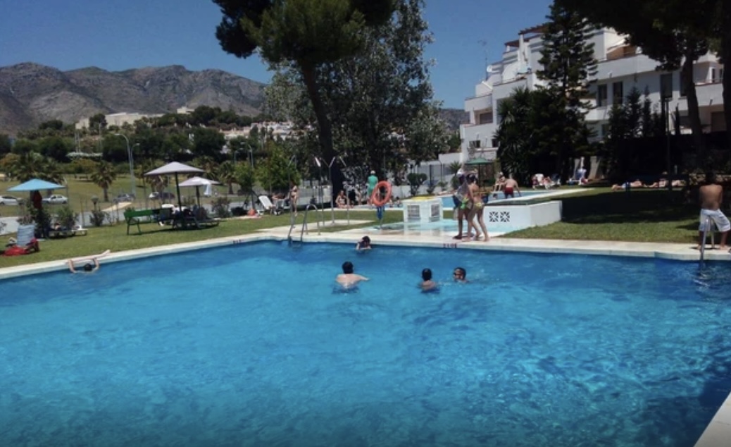 For rent HALF SEASON 01/02/2025 - 30/06/2025 Nice apartment near the beach, with sea views in Torremolinos.