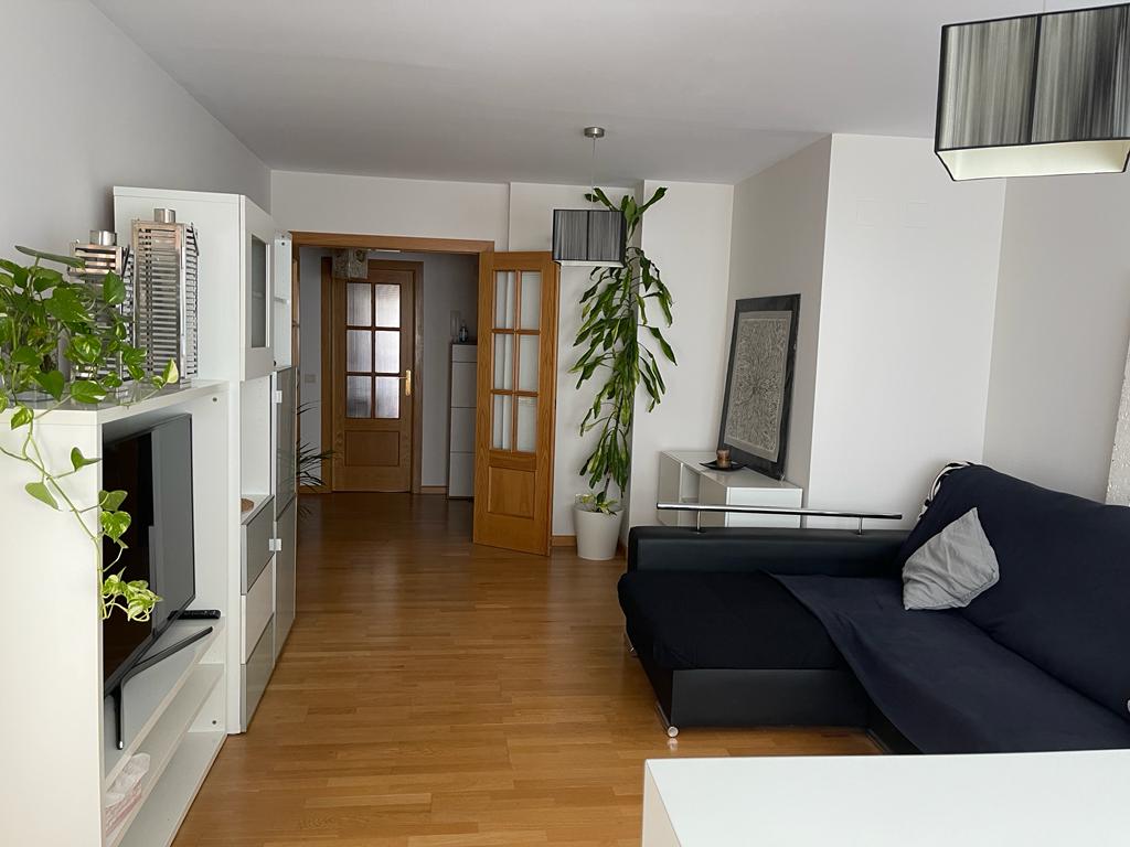 For rent HALF SEASON from 01/09/25 - 31/05/26 Nice apartment in the area of Teatinos (Málaga)