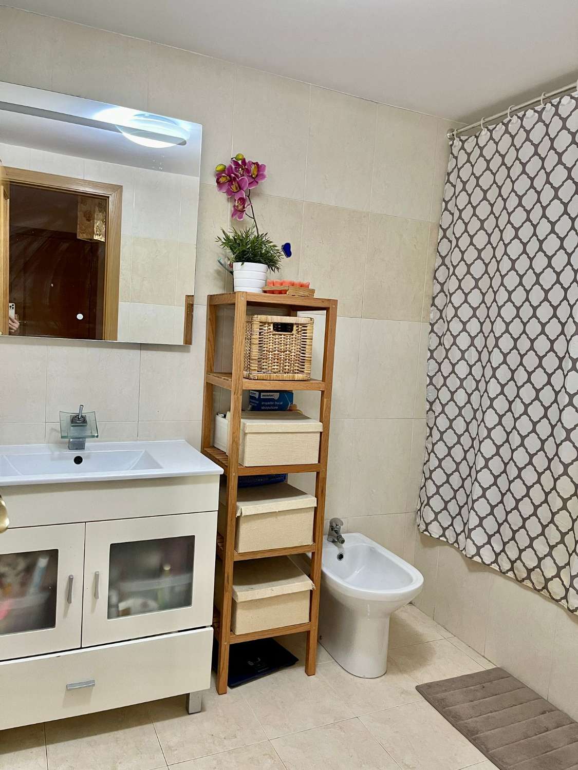 For rent HALF SEASON from 01/09/25 - 31/05/26 Nice apartment in the area of Teatinos (Málaga)