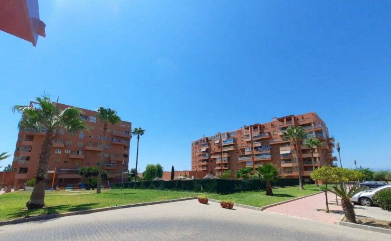 For rent HALF SEASON from 01/09/25 - 31/05/26 Nice apartment in the area of Teatinos (Málaga)