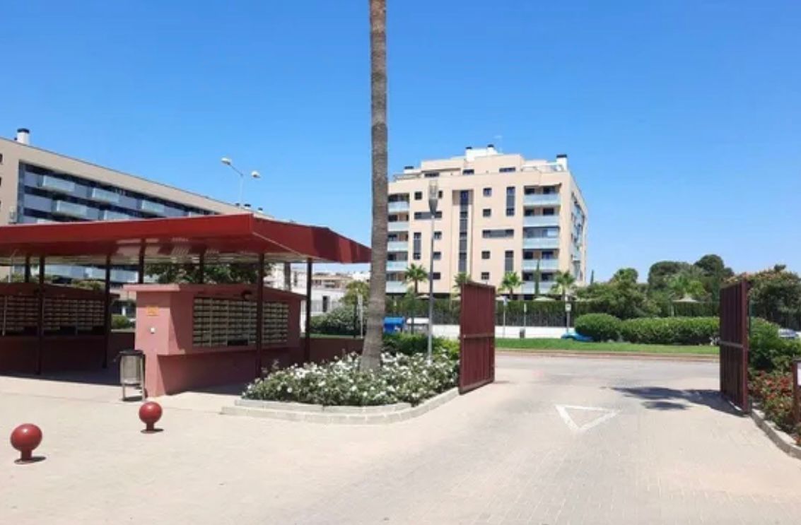 For rent HALF SEASON from 01/09/25 - 31/05/26 Nice apartment in the area of Teatinos (Málaga)