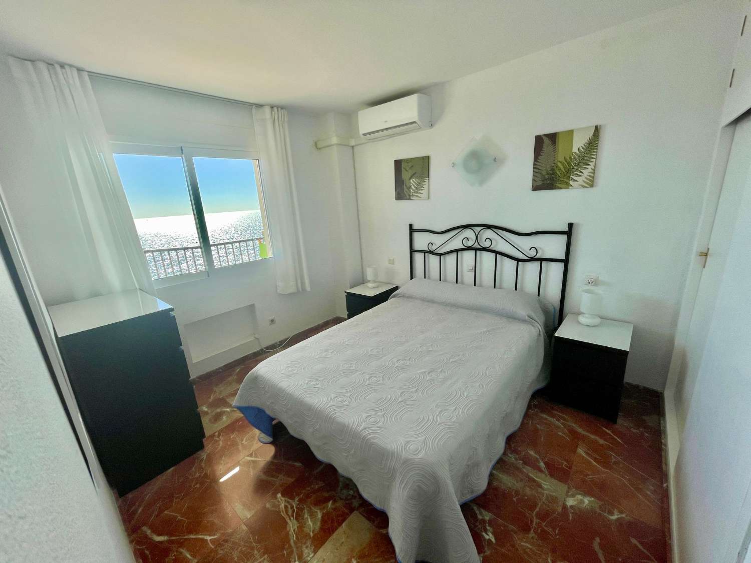 For rent from 01/09/2025 - 30/06/2026 Magnificent apartment on the 1st line of the beach in Fuengirola