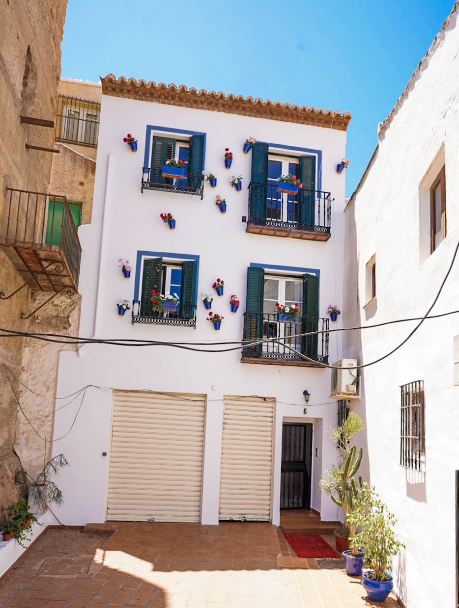 For rent HALF SEASON from 01-09-2025 to 30-06-2026 Nice apartment in the center of Torremolinos