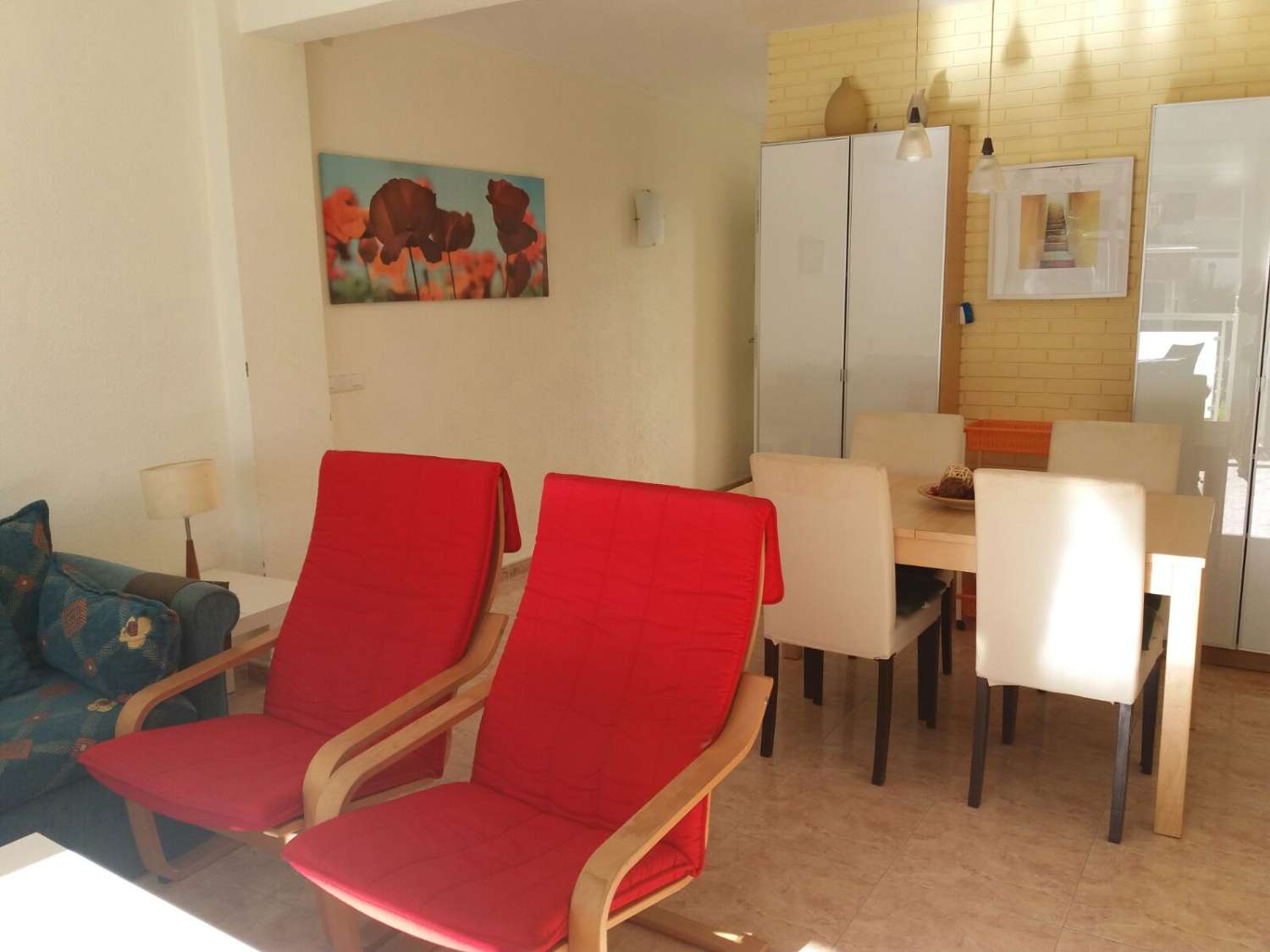 In affitto MEZZA STAGIONE dal 23/10/2025 al 31/05/2026 Grazioso appartamento nel centro di La Carihuela (Torremolinos).-