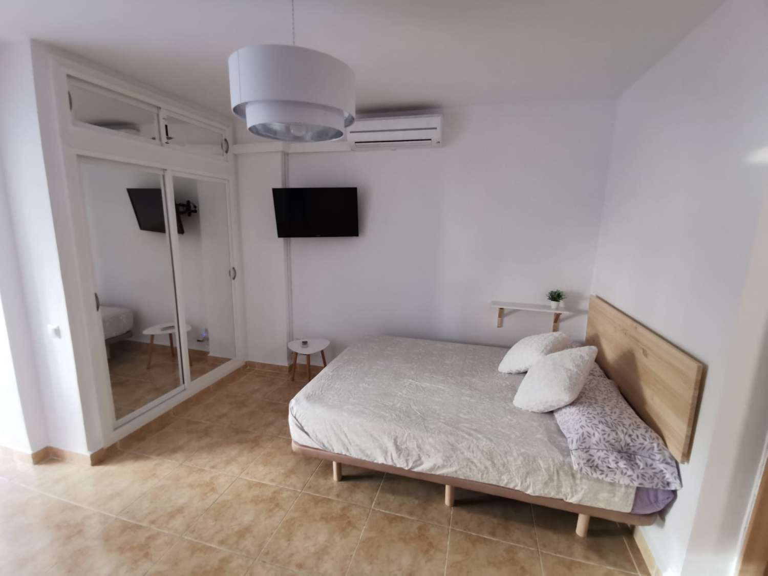 SE ALQUILA MEDIA TEMPORADA DEL AHORA HASTA 30/06/2026 COQUETO ESTUDIO EN BENALMÁDENA