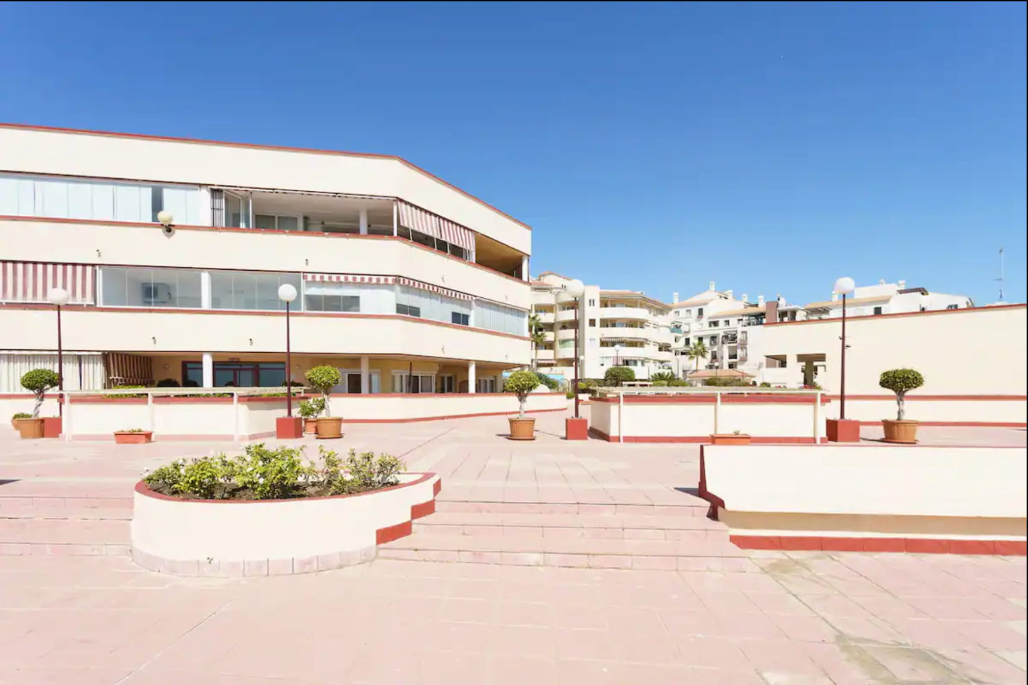 Beautiful apartment for rent in Torrequebrada from 01/09/2025 - 30/06/2026 in Benalmádena Costa
