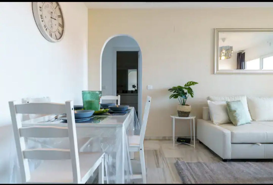 Beautiful apartment for rent in Torrequebrada from 01/09/2025 - 30/06/2026 in Benalmádena Costa