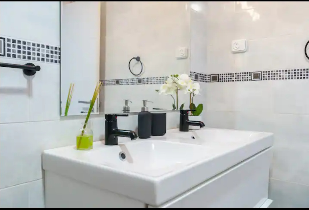 Beautiful apartment for rent in Torrequebrada from 01/09/2025 - 30/06/2026 in Benalmádena Costa