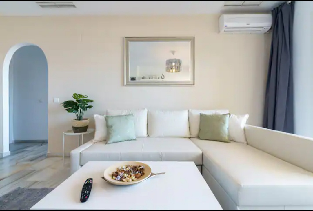 Beautiful apartment for rent in Torrequebrada from 01/09/2025 - 30/06/2026 in Benalmádena Costa
