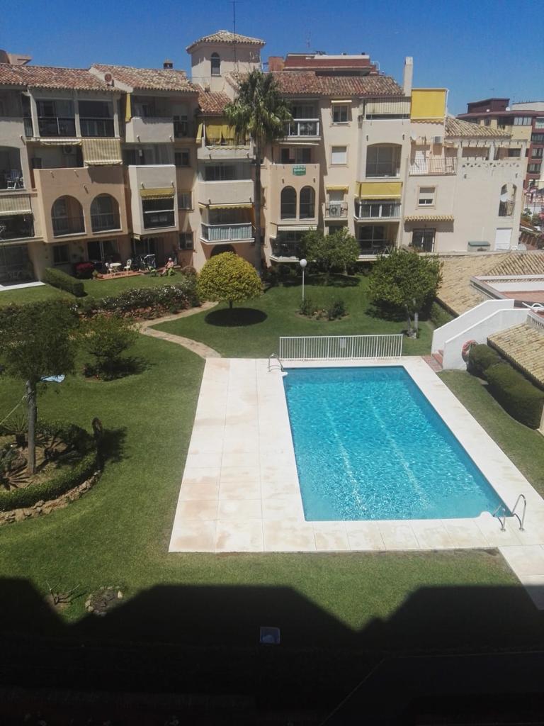 CE N’EST PAS UNE LONGUE SAISON du 01/9/2025-30/6/2026 Bel appartement avec vue sur la mer à La Carihuela (Torremolinos)