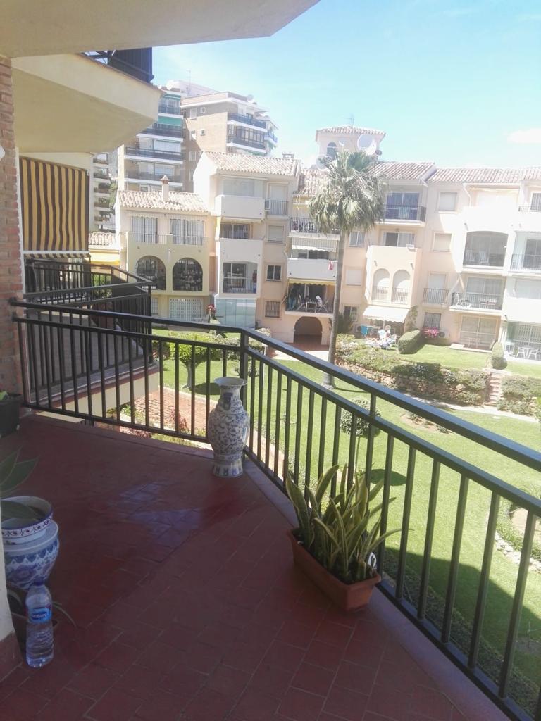CE N’EST PAS UNE LONGUE SAISON du 01/9/2025-30/6/2026 Bel appartement avec vue sur la mer à La Carihuela (Torremolinos)
