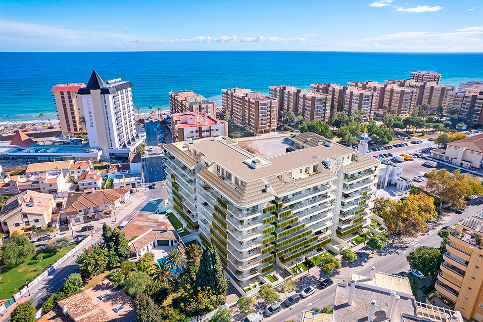 NYBYGG LEILIGHET TIL SALGS BARE ETT SKRITT FRA STRANDEN, I MARINAOMRÅDET (FUENGIROLA)