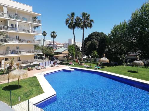 A louer DEMI-SAISON du 10-1-25-10.4.25 et du 1.10.25-30.6.26 Bel appartement avec vue sur la mer à La Carihuela (Torremolinos)