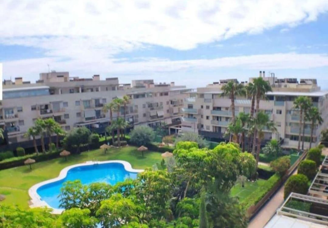 APPARTEMENT SPECTACULAIRE À LOUER du 01/09/25- 31/05/26 À EL PINILLO TORREMOLINOS