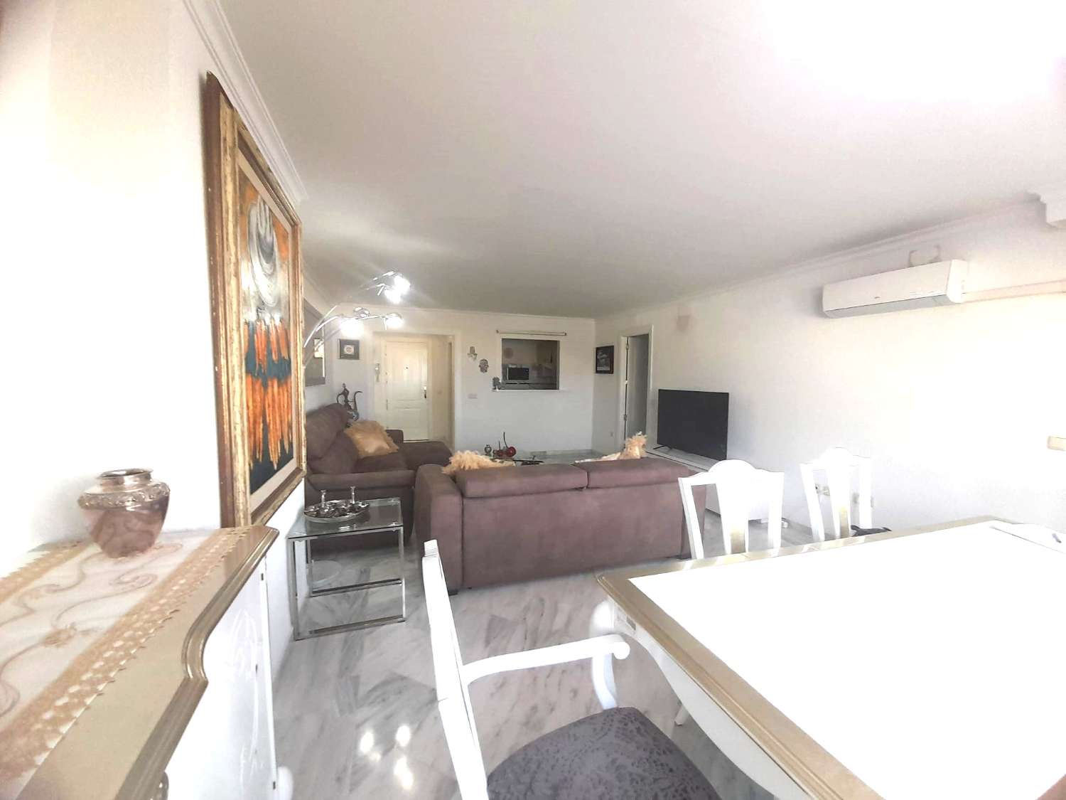 DEMI-SAISON.  A LOUER du 01.09.25-30.6.26 Bel appartement avec vue sur la mer SUR LA PLAGE DE LA 1ÈRE LIGNE À BENALMADENA