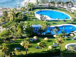 DEMI-SAISON.  A LOUER du 01.09.25-30.6.26 Bel appartement avec vue sur la mer SUR LA PLAGE DE LA 1ÈRE LIGNE À BENALMADENA