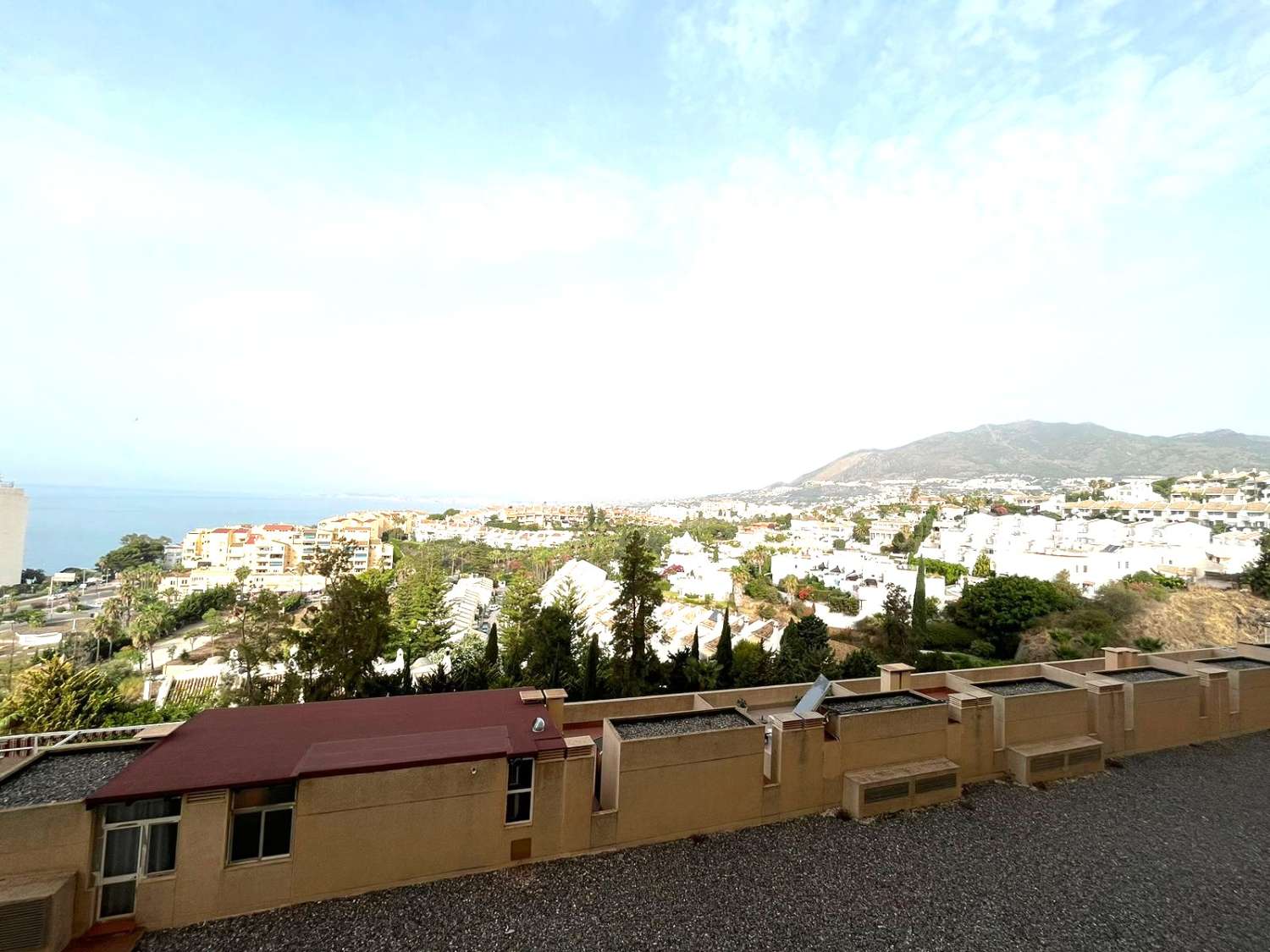 DEMI-SAISON.  A LOUER du 01.09.25-30.6.26 Bel appartement avec vue sur la mer SUR LA PLAGE DE LA 1ÈRE LIGNE À BENALMADENA