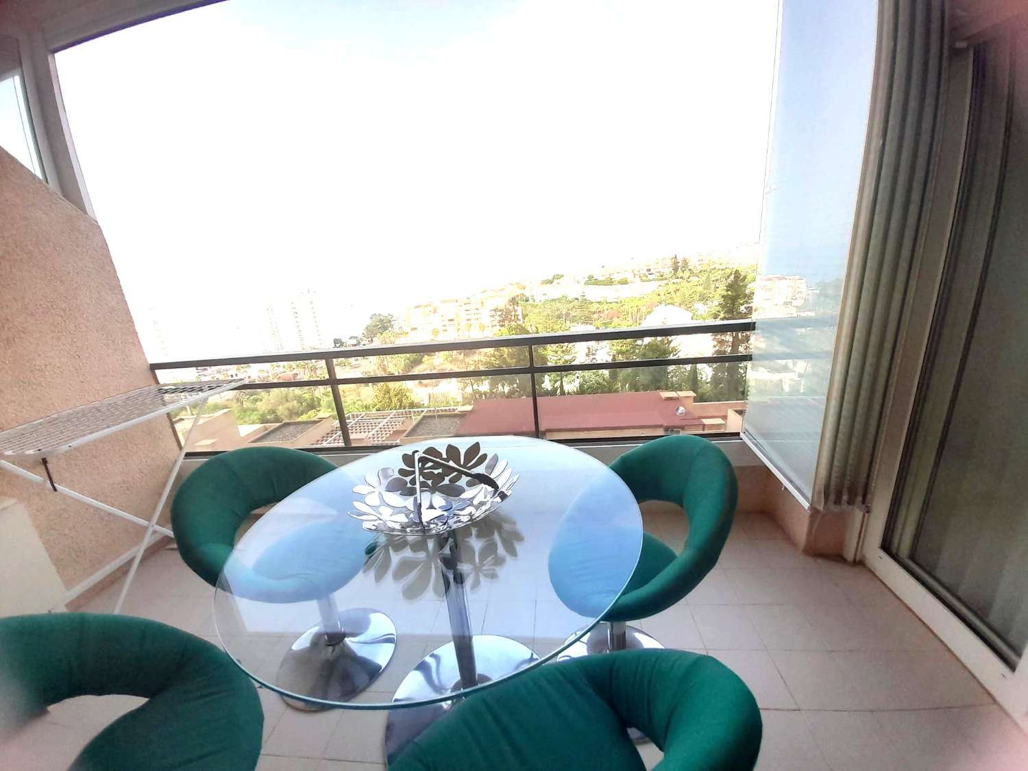 DEMI-SAISON.  A LOUER du 01.09.25-30.6.26 Bel appartement avec vue sur la mer SUR LA PLAGE DE LA 1ÈRE LIGNE À BENALMADENA