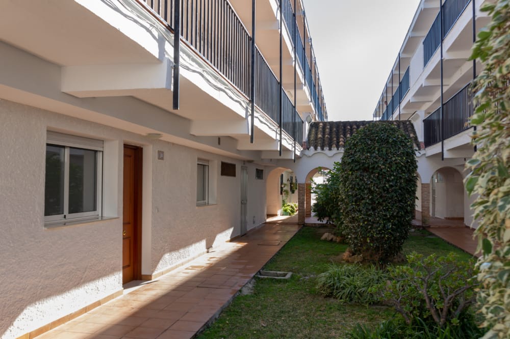 MID-TERM RENTAL.  FROM NOW UNTIL -30.6.25 and from 1.9.25-30.6.26 NICE APARTMENT NEAR PLAZA SOLYMAR ( BENALMADENA)
