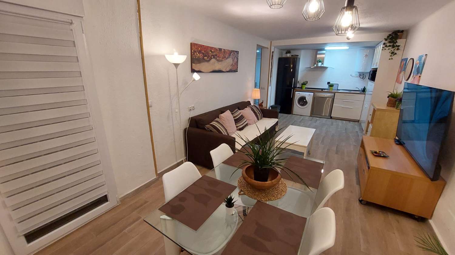 IT IS NOT LONG-TERM. FOR RENT FROM 1.9.25 -30/06/2026 NICE RENOVATED APARTMENT NEAR PLAZA SOLYMAR