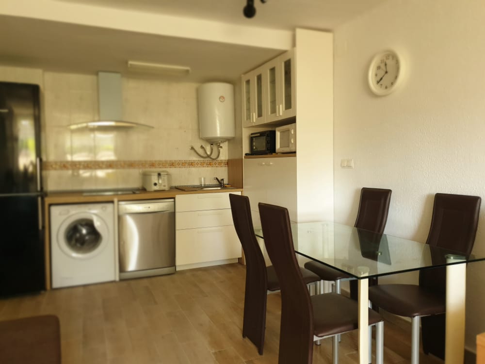 IT IS NOT LONG-TERM. FOR RENT FROM 1.9.25 -30/06/2026 NICE RENOVATED APARTMENT NEAR PLAZA SOLYMAR