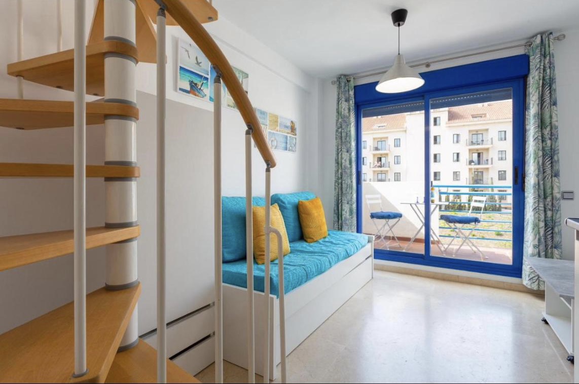 MEDIA TEMPORADA Se alquila del 1/9/2026 -  30/6/2027  bonito Duplex  apartamento en Benalmadena Costa a 200 metros de la playa