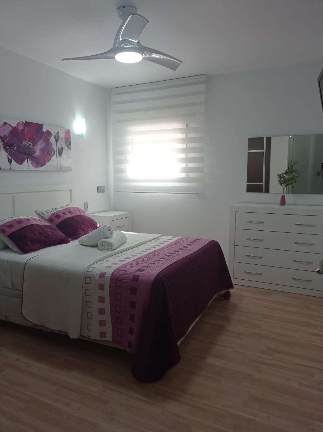 HALV SÄSONG. UTHYRES FRÅN NU TILL 27/2/25 OCH FRÅN 15.10.25-31.5.26 TREVLIG LÄGENHET I PUERTO MARINA (BENALMADENA)