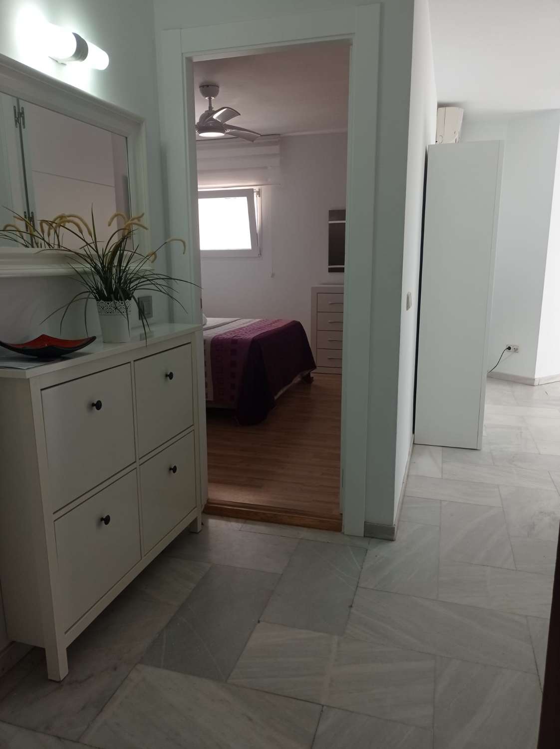 HALV SÄSONG. UTHYRES FRÅN NU TILL 27/2/25 OCH FRÅN 15.10.25-31.5.26 TREVLIG LÄGENHET I PUERTO MARINA (BENALMADENA)