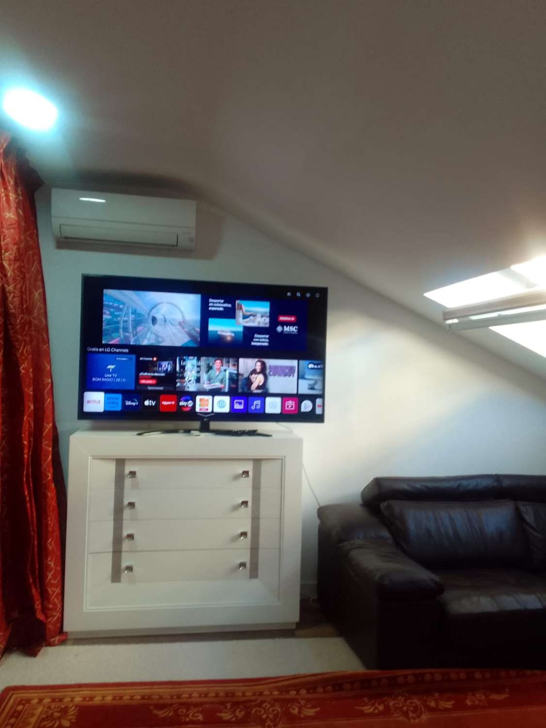 Vuokrattavana 01.09.2026–30.06.2027 upea 3 makuuhuoneen kaksikerroksio Fuengirolan keskustassa