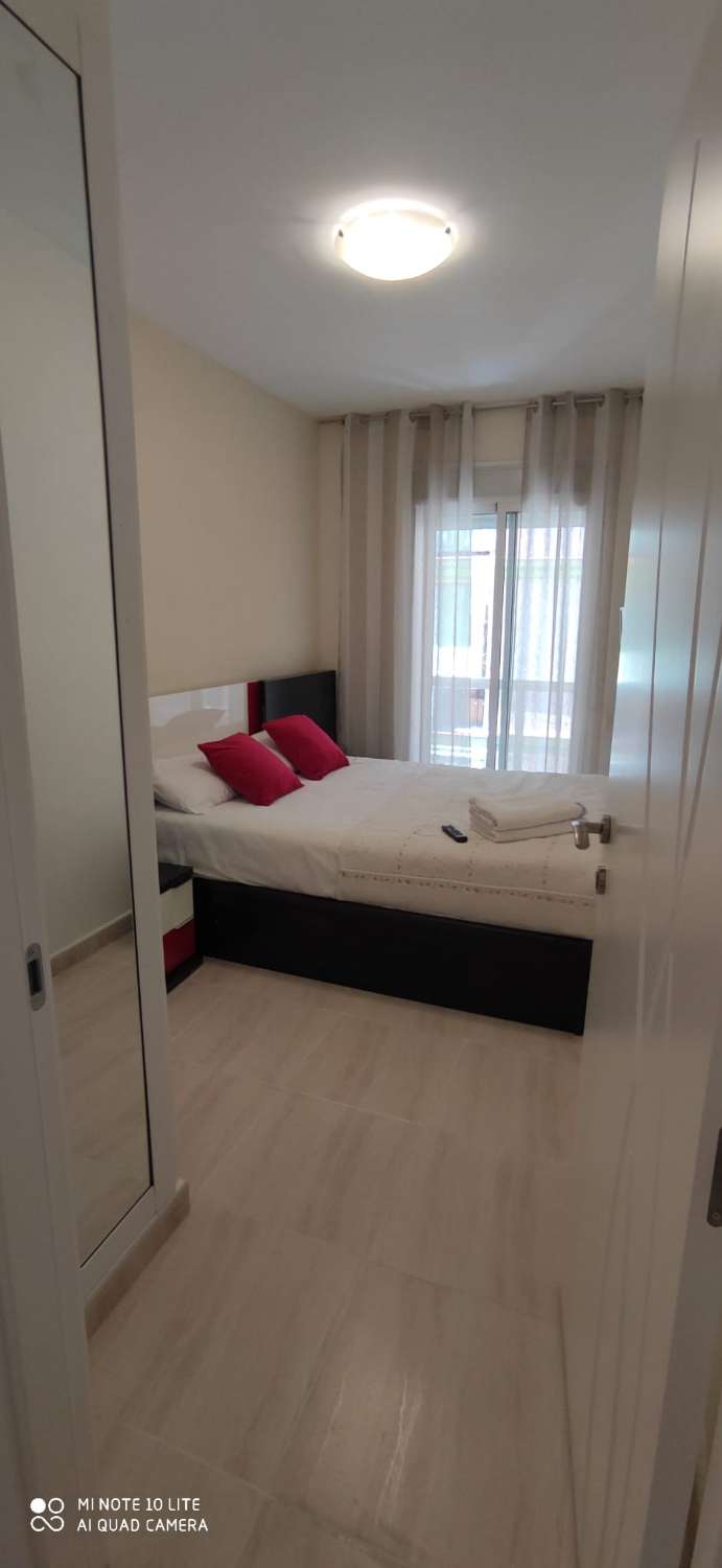 In affitto 01/09/2025 - 30/06/2026 Magnifico duplex con 3 camere da letto nel centro di Fuengirola