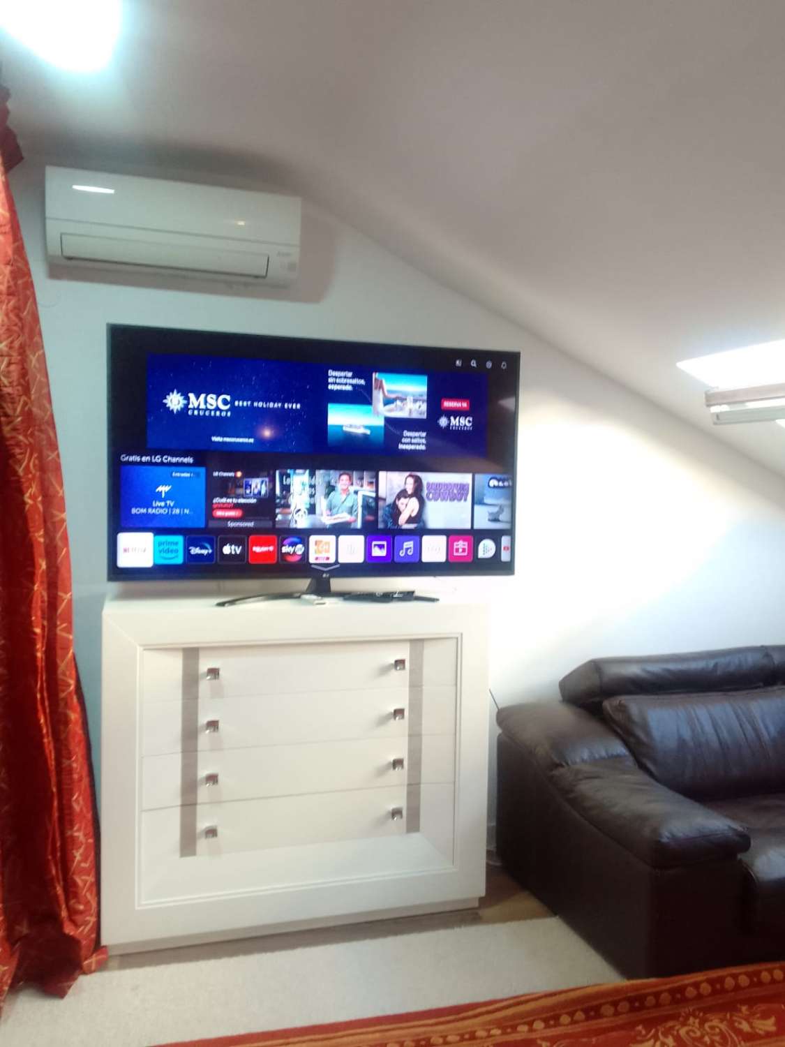 Vuokrattavana 01.09.2026–30.06.2027 upea 3 makuuhuoneen kaksikerroksio Fuengirolan keskustassa