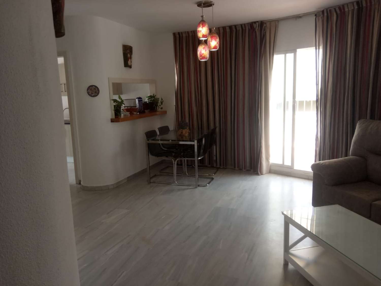 ZU VERMIETEN VOM 15.1.2026- 31.5.26 SCHÖNE WOHNUNG IN LA CARIHUELA 50 METER VOM STRAND ENTFERNT, TORREMOLINOS