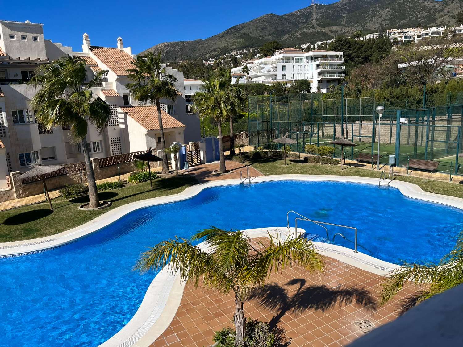 LOCATION À MI-PARCOURS BEL APPARTEMENT 01/09/2025 - 30/06/2026 À MONTEALTO (BENALMÁDENA)