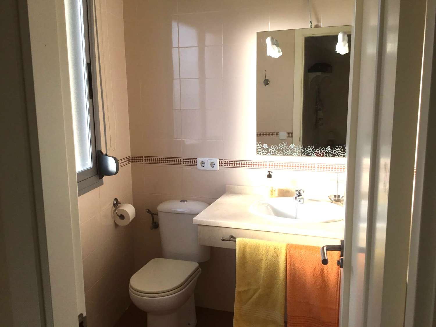 SCHÖNE WOHNUNG ZU VERMIETEN HALBZEIT VOM 01/09/2025 - 30/06/2026 IN TORREBLANCA DEL SOL (FUENGIROLA)