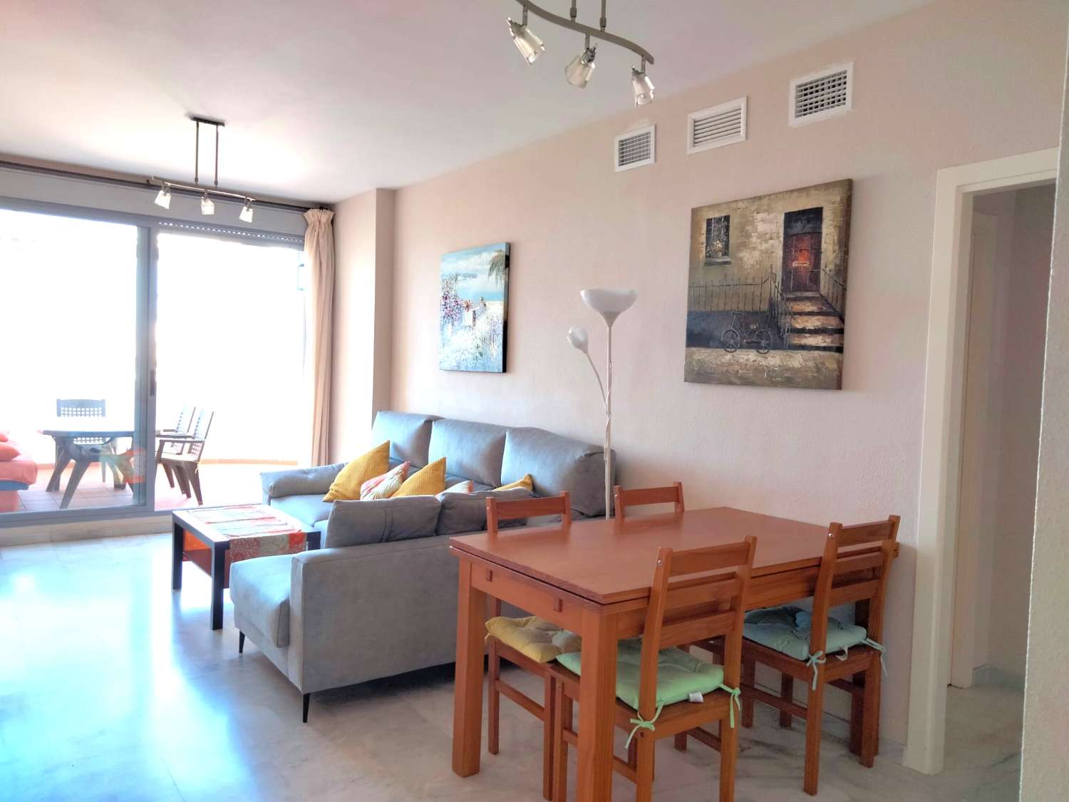 SCHÖNE WOHNUNG ZU VERMIETEN HALBZEIT VOM 01/09/2025 - 30/06/2026 IN TORREBLANCA DEL SOL (FUENGIROLA)