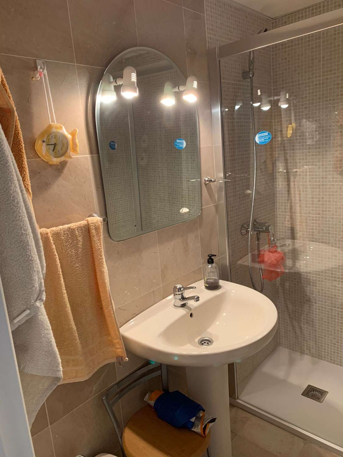 TE HUUR VAN 1-3-30-6-26 EN VAN 1-9-30-6-27 MOOI APPARTEMENT AAN 2ND LINE BEACH IN LA CARIHUELA (TORREMOLINOS)