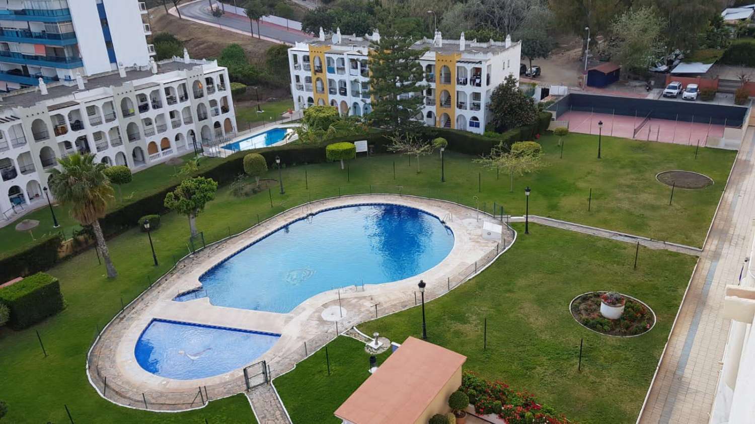 HALV SÆSON. TIL LEJE FRA 01.09.2025-30.06.2026 SMUK PENTHOUSE MED HAVUDSIGT I BENALMADENA