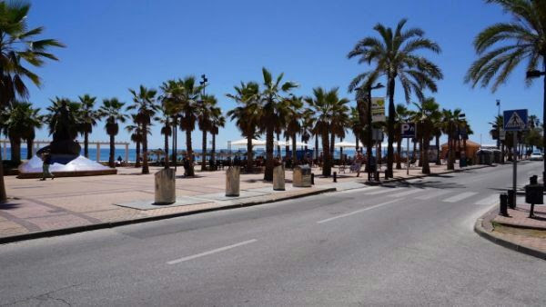 Half a season. For rent from 01/09/25- 30/06/26 apartment on the 1st line of the beach in Fuengirola