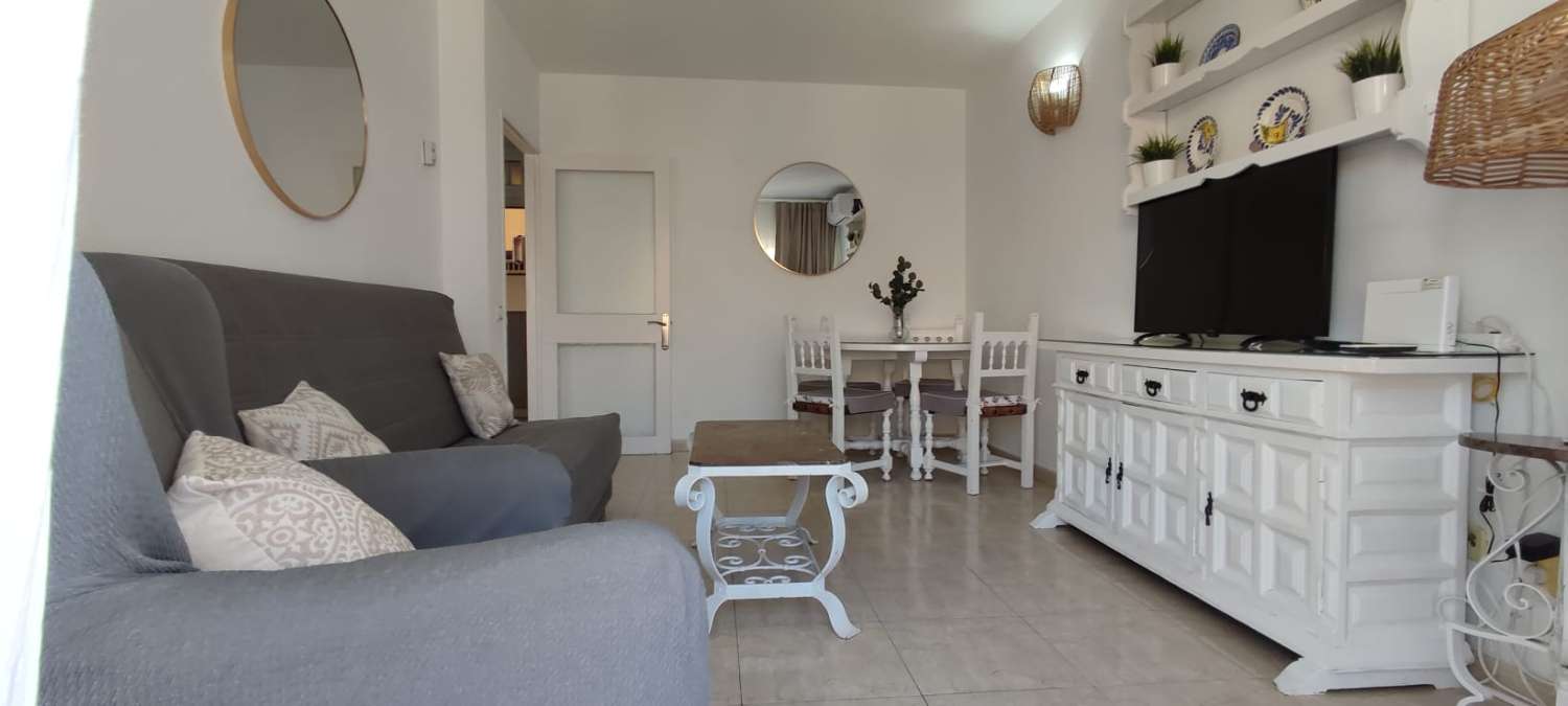 Half a season. For rent from 01/09/25- 30/06/26 apartment on the 1st line of the beach in Fuengirola