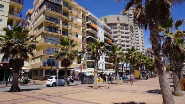 Half a season. For rent from 01/09/25- 30/06/26 apartment on the 1st line of the beach in Fuengirola
