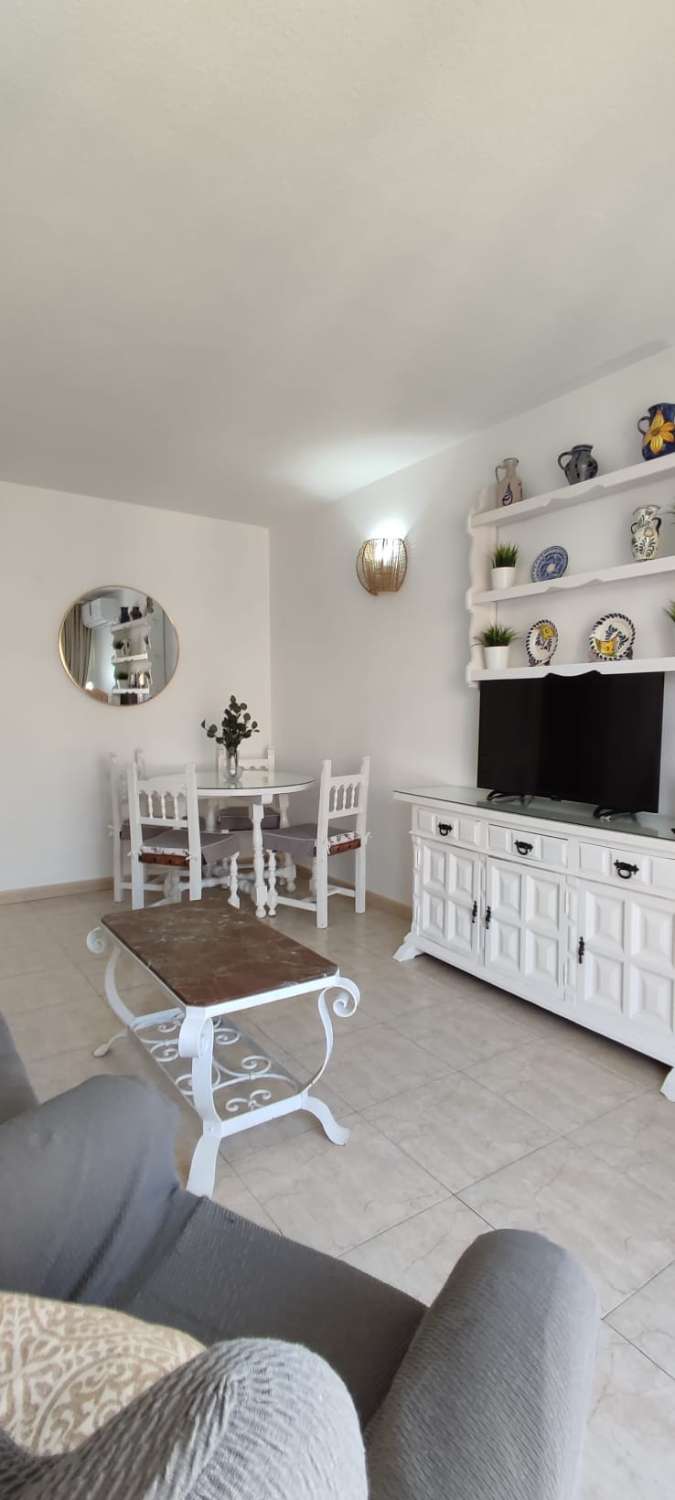 Half a season. For rent from 01/09/25- 30/06/26 apartment on the 1st line of the beach in Fuengirola