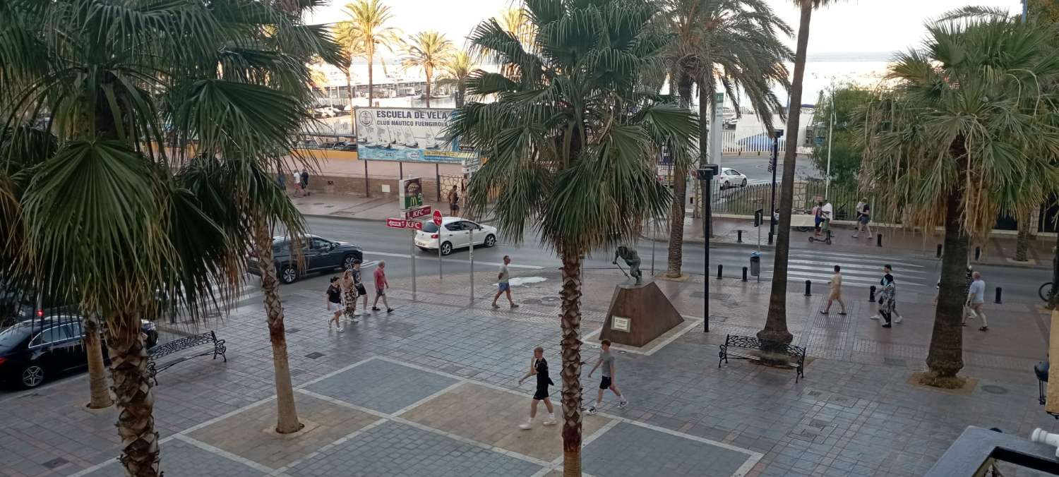 HALF SEASON. FOR RENT FROM 01.09.25 TO 30.06.26 BEAUTIFUL APARTMENT WITH SIDE SEA VIEWS IN FUENGIROLA